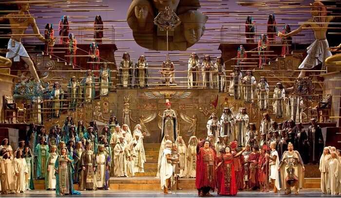 http://fellowtraveler.ru/milan/opernyj-teatr-la-skala/