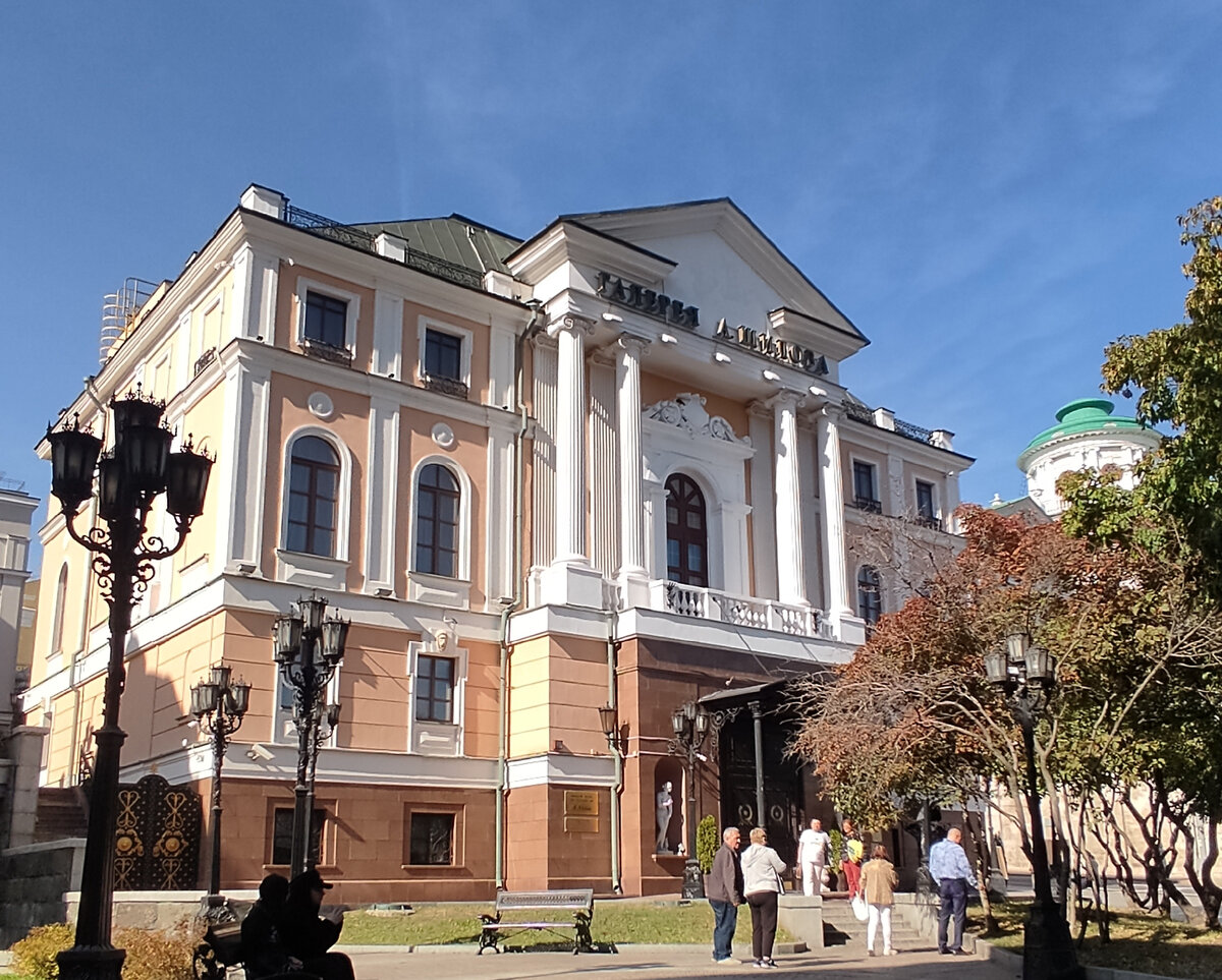 Провинциалка в Москве: галерея Александра Шилова | Дорога в цветах | Дзен