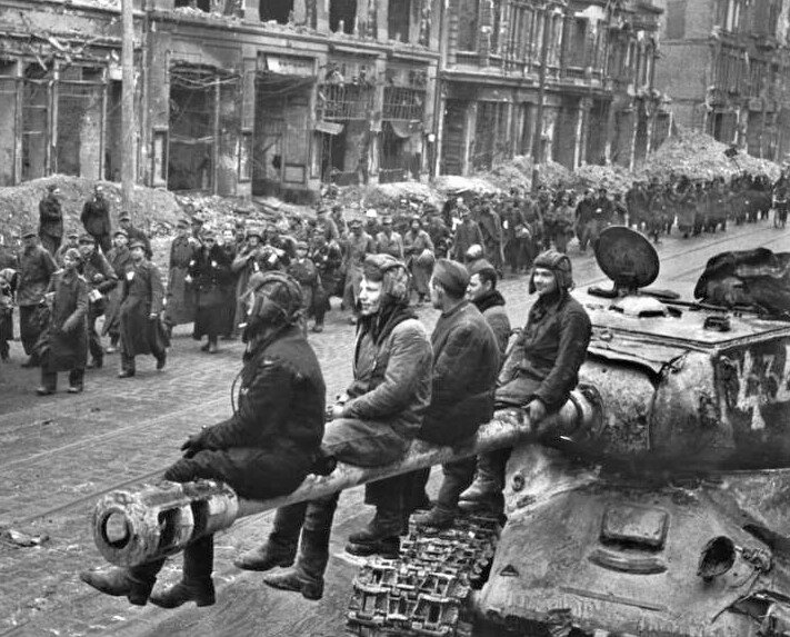 2 мая 1945 года.