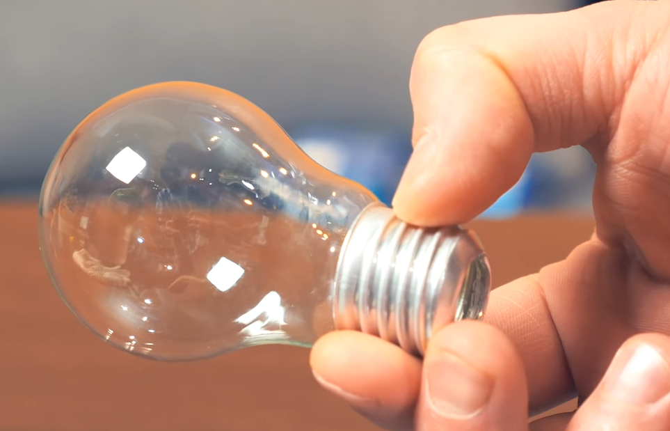 Подготовленная лампочка
