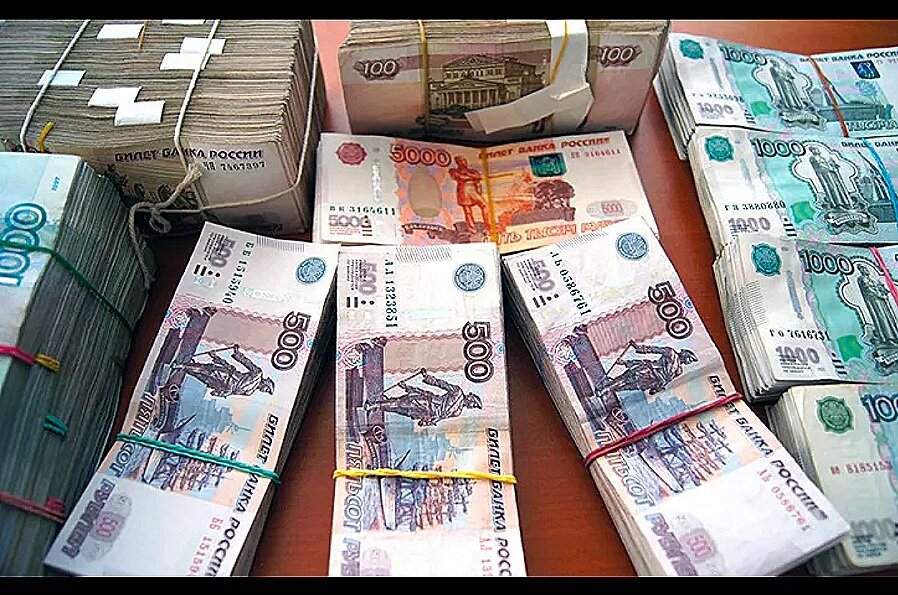1 миллион 500 тысяч. Пачка денег. Деньги рубли. Большие деньги пачками. Миллион рублей