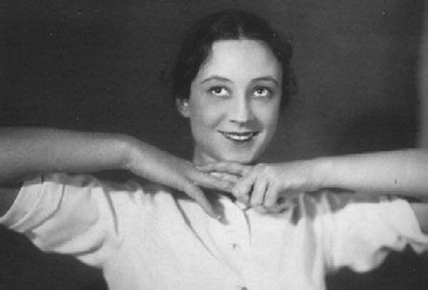 Ангелина Степанова в молодости (фото aeslib.ru)