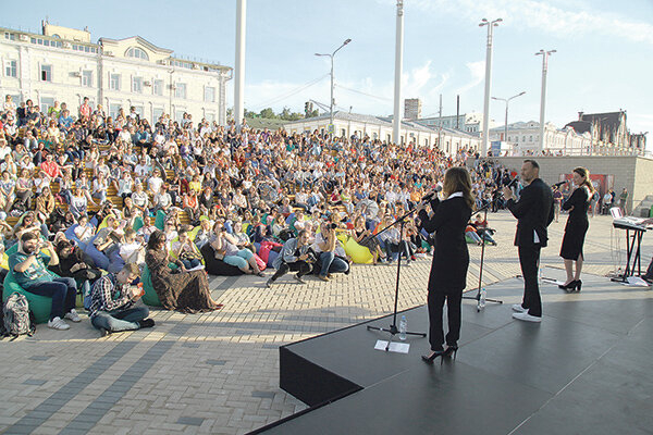 Летний кинотеатр собирал аншлаги