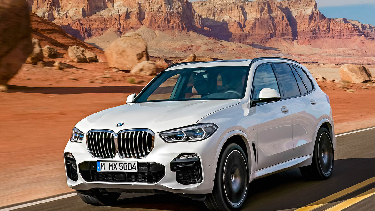 Новая BMW X5 (2019). Вид спереди. Новые фары и увеличенная решетка радиатора