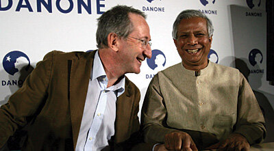 Социальная проблема, стоявшая перед Бангладеш в 2005 году, была достаточно велика: около 30% взрослого населения и 56% детей в возрасте до пяти лет страдали от плохого питания от умеренной до тяжелой степени. По данным ЮНИСЕФ, в целом у этой страны одни из самых высоких показателей недоедания среди детей и матерей.