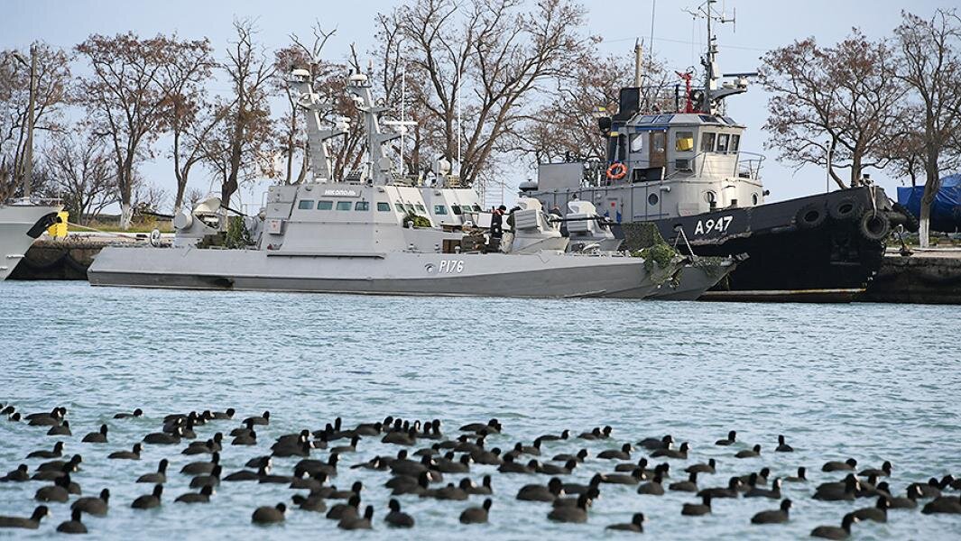 25 ноября корабли украинских ВМС неправомерно зашли в российские территориальные воды, после чего были задержаны пограничными катерами ФСБ. Фото: ИЗВЕСТИЯ/Николай Сиденков