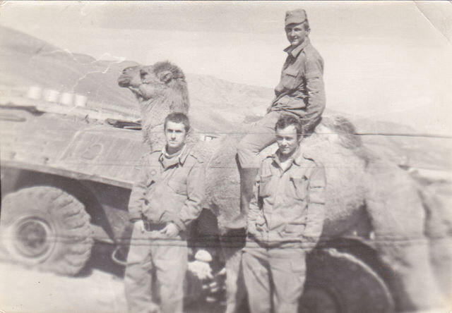 Справа Игорь Крымский, не путать с тем, кто подъехал на верблюде