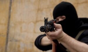 По утвержденному образцу налоговый орган запрашивает документально подтвержденную информацию о бенефициарных владельцах организации (например, ФИО, гражданство, дату рождения, реквизиты документа, удостоверяющего личность, адрес места жительства и др.) по состоянию на определенную дату. Организация должна предоставить требуемые сведения в электронной форме в течение 5 рабочих дней со дня получения запроса.
Дата вступления в силу — 03.02.2019