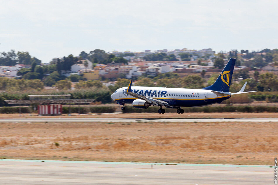 EI-DCK. Boeing 737 авиакомпании Ryanair. Тут один из их хабов.