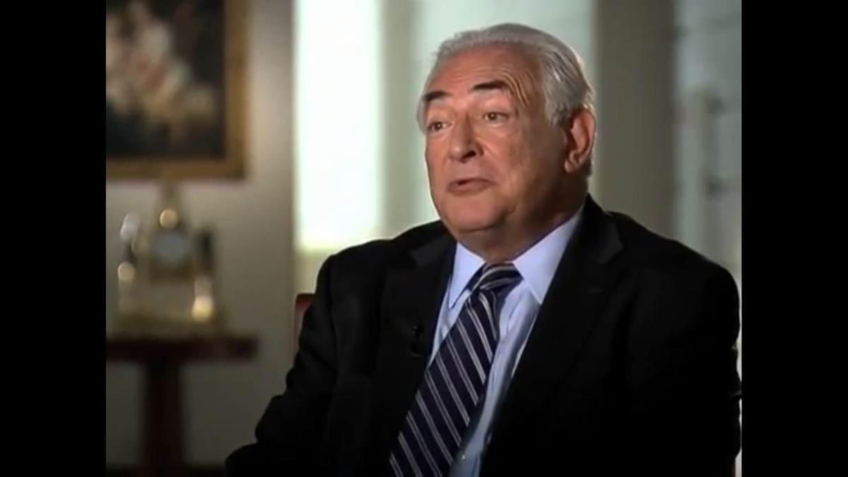 «Потребность в более высоком уровне финансовой стабильности не может быть больше удовлетворена валютой одной страны», «глобализация требует новой общемировой валюты, которая будет отражать усиливающееся значение новых экономик».  Директор-распорядитель Международного валютного фонда МВФ Доминик Стросс-Кан, Китай, 18 ноября 2009 года.