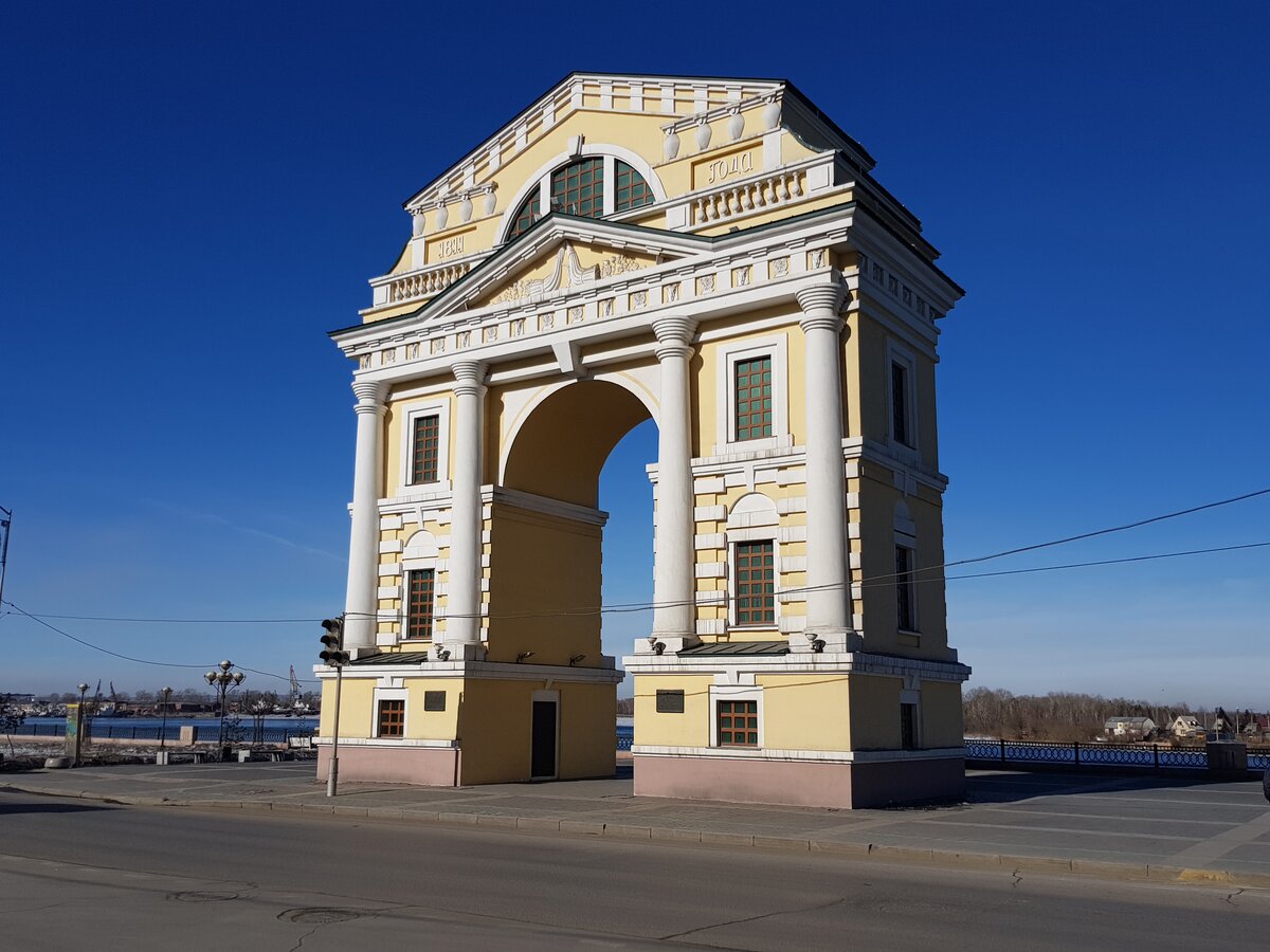 Иркутск Триумфальная арка Амурские ворота