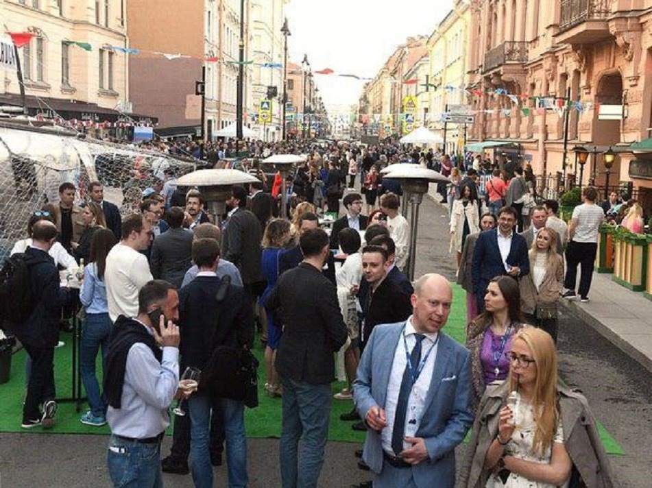 Перекрытая для форума улица Рубинштейна. Фото "Фонтанка"