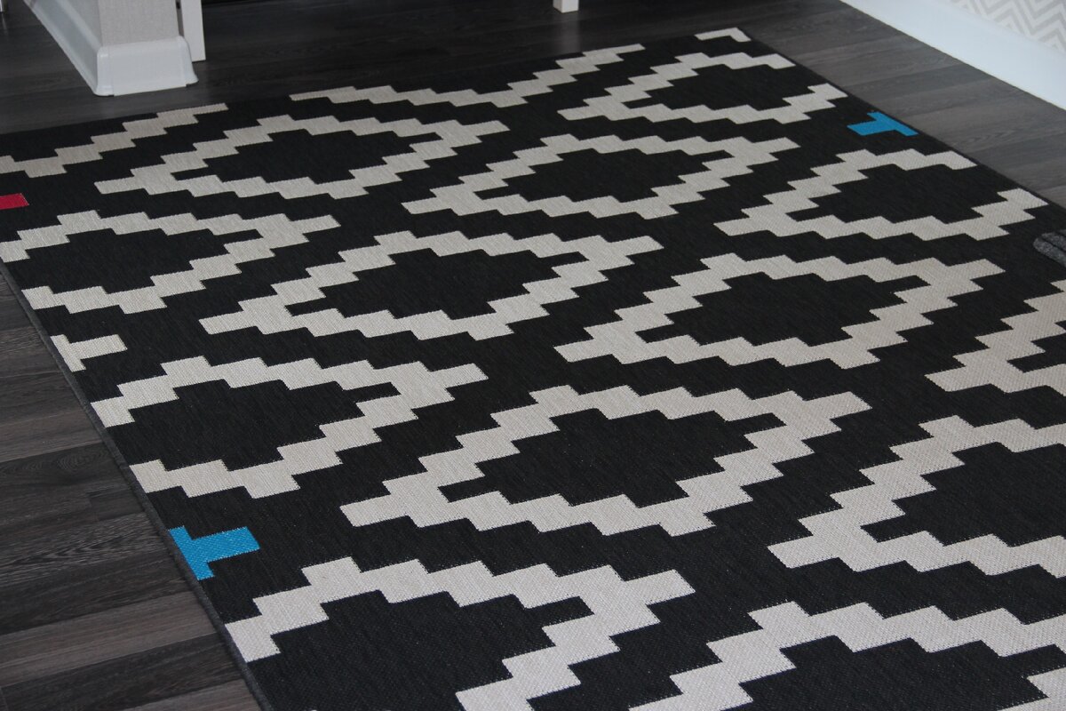 Бельгийская циновка в прихожей.