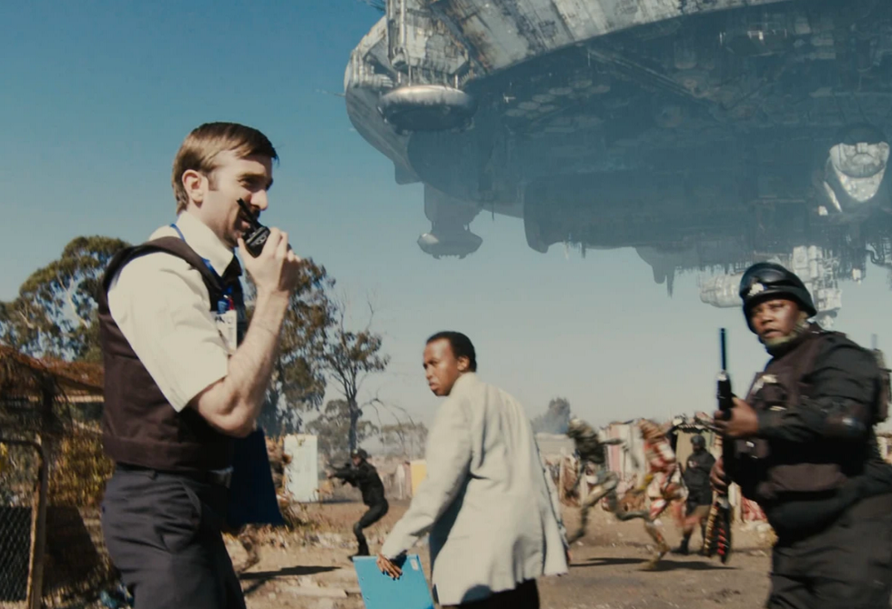 Кадр из фильма "Район 9"