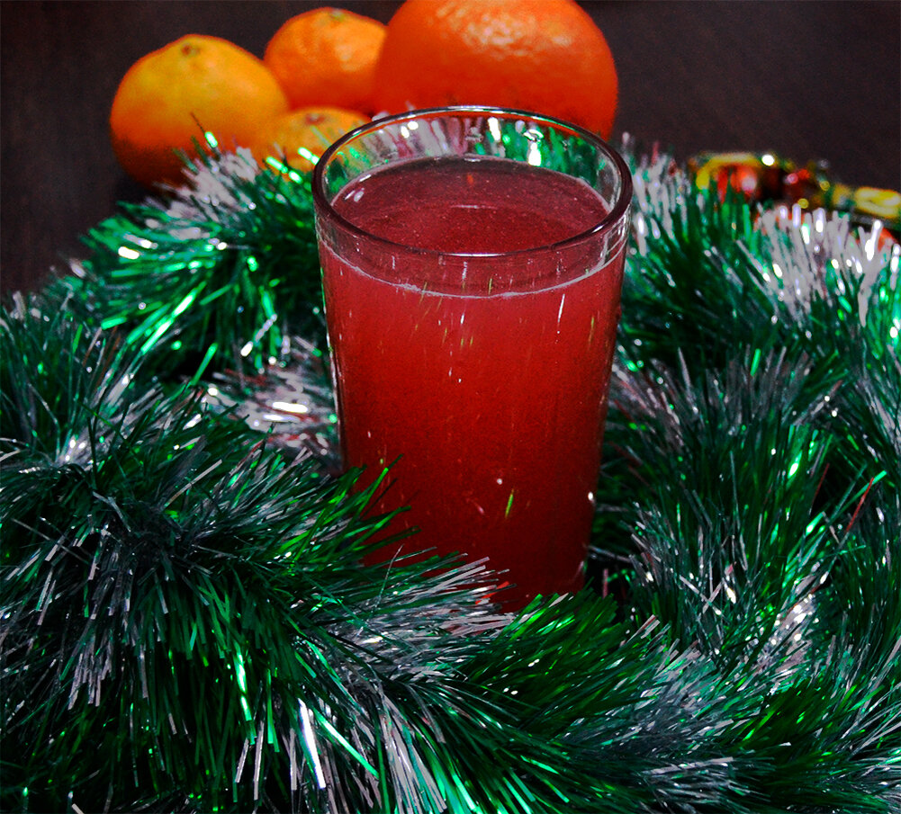 По внешнему виду сойдет за коктейль - поможет не выделяться за столом