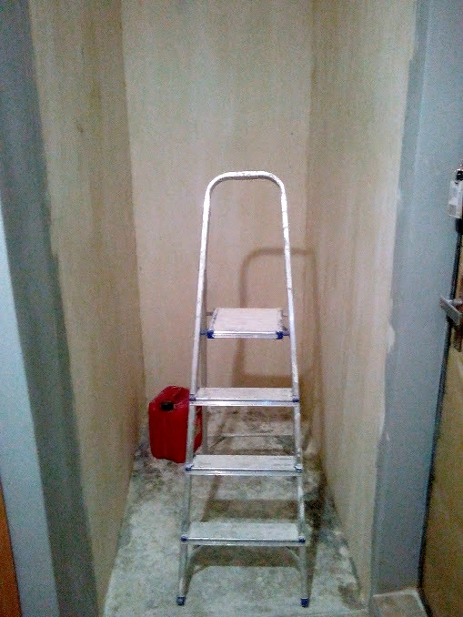 Фото из открытых источников.Кладовка до ремонта.