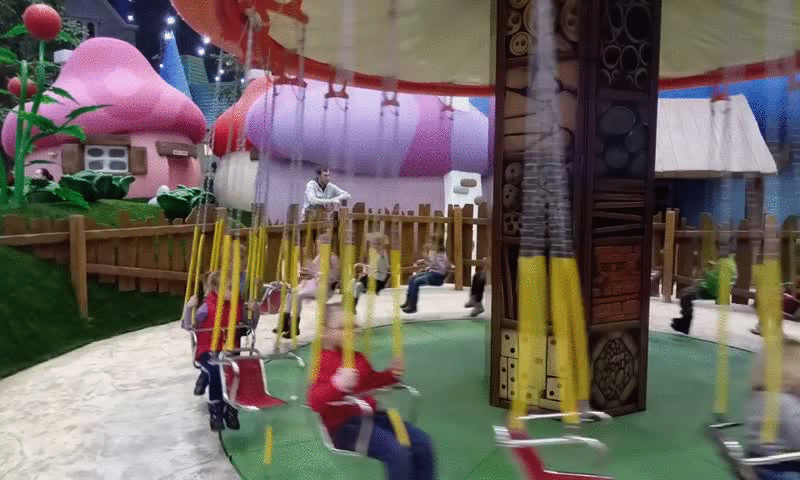 Карусель "Цепочка" в парке Остров мечты