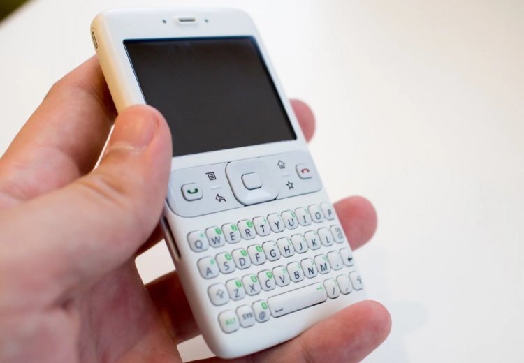 HTC Sooner — первый в мире Android-смартфон 