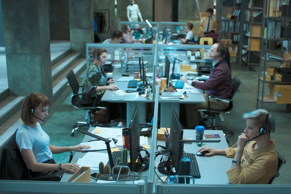 Кадр из сериала «Колл-центр»