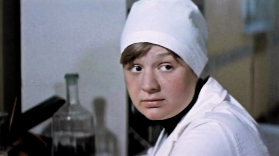 Екатерина Дурова в фильме «Школьный вальс» (1978).