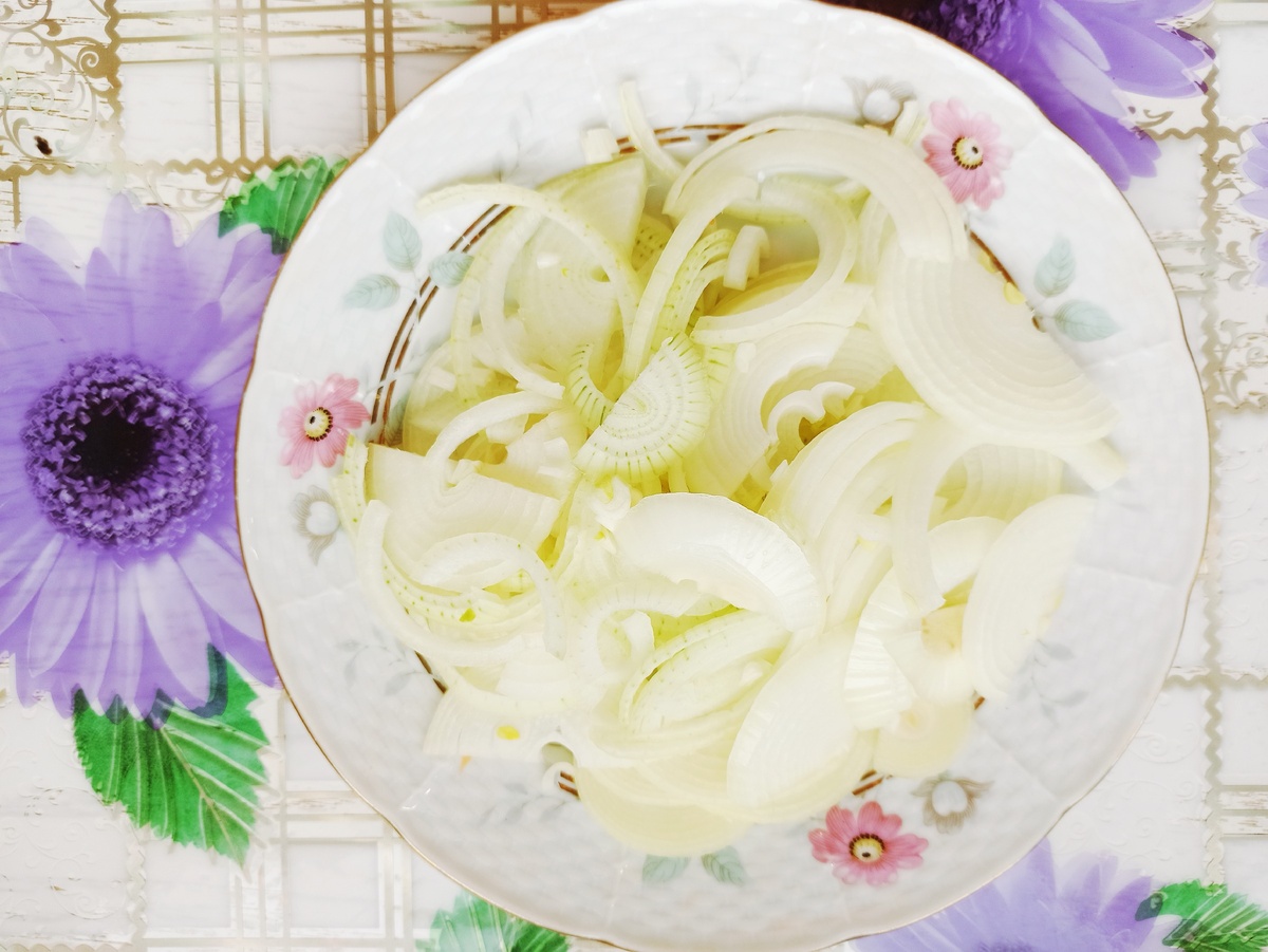 1) первый слой лук 