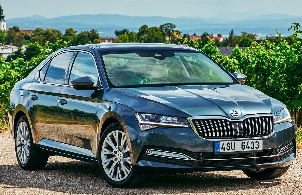                                                                     Skoda Superb