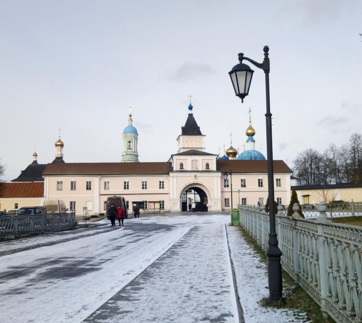 Оптина Пустынь. Центральные врата