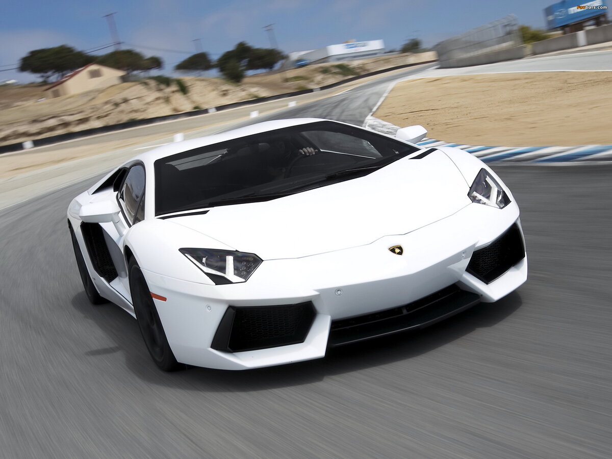 “Lamborghini Aventador LP 700-4” 2011 год