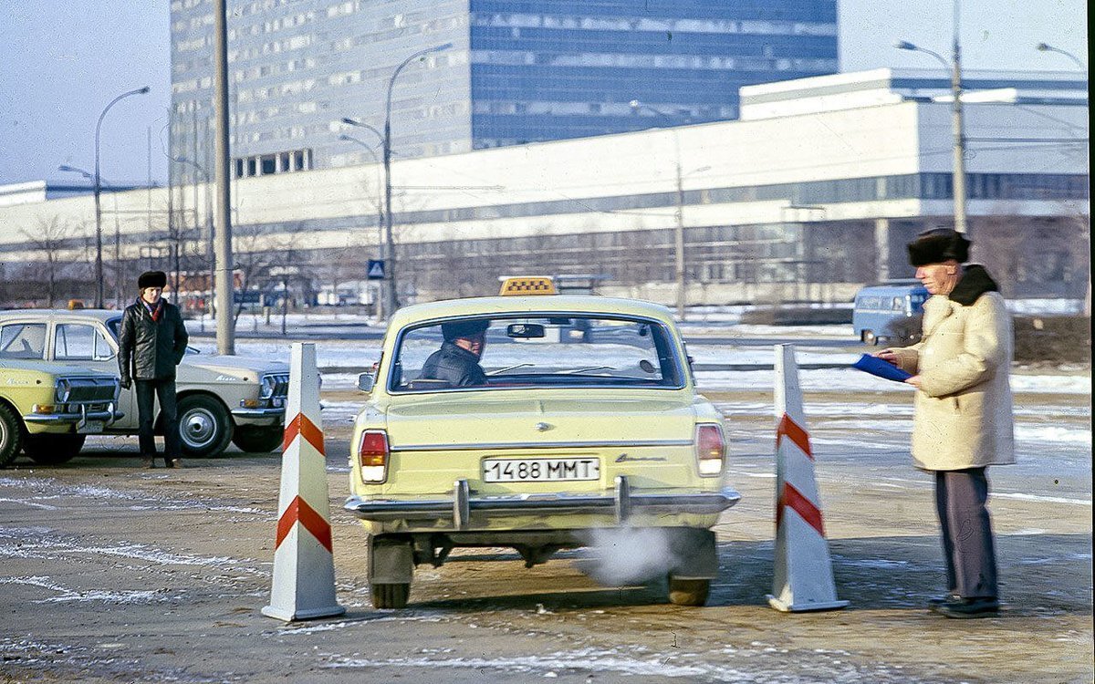 Автомобиль ГАЗ 21т Волга такси