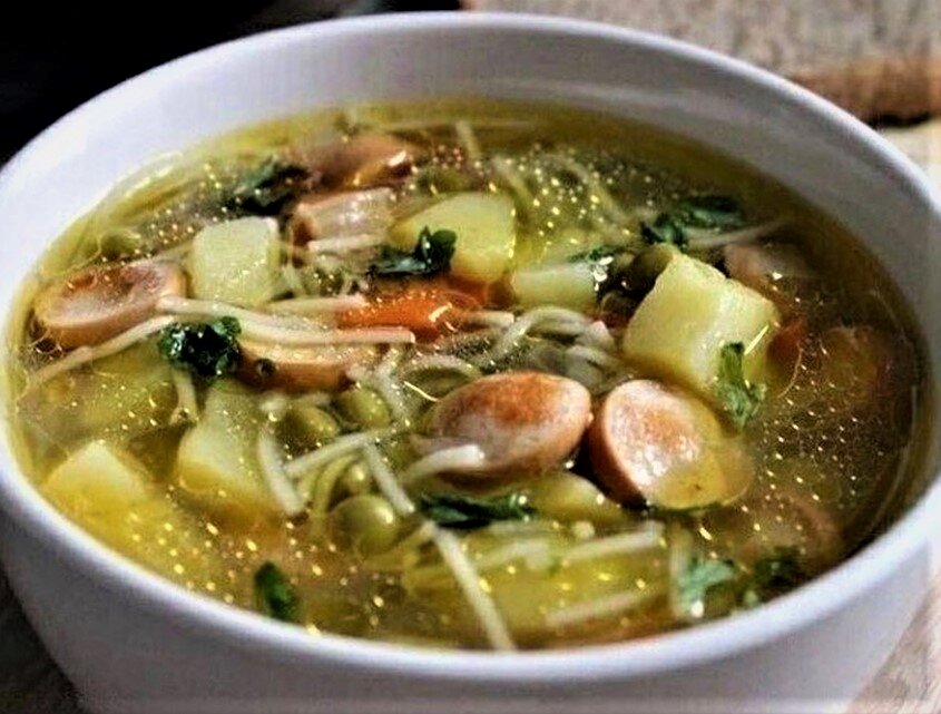 Вермишелевый суп с сосисками