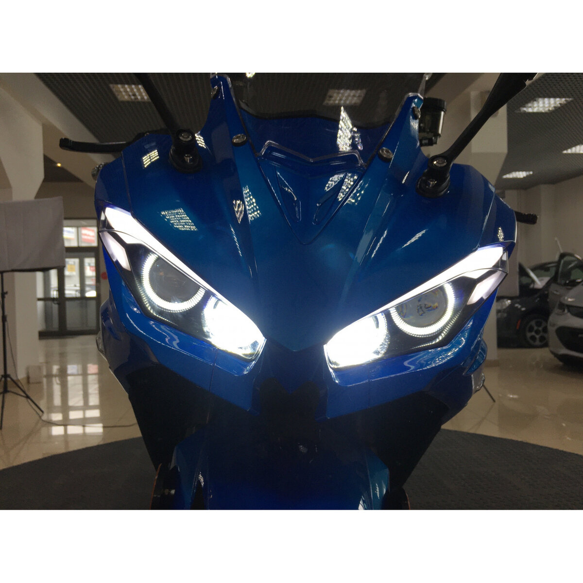 шоссейный электромотоцикл SE-R3 это электрокопия Yamaha R3