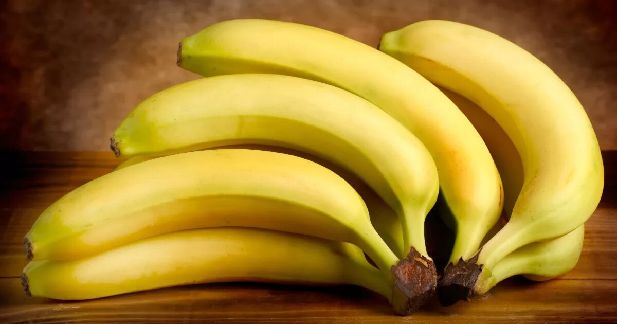 Банан. Банан фото. Красивый банан. Банан овощ.