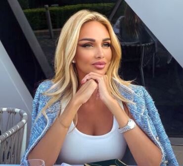 Виктория Лопырева