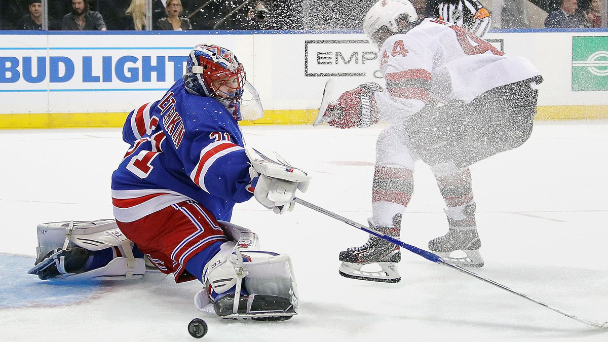 Игорь Шестёркин - один из лучших вратарей НХЛ