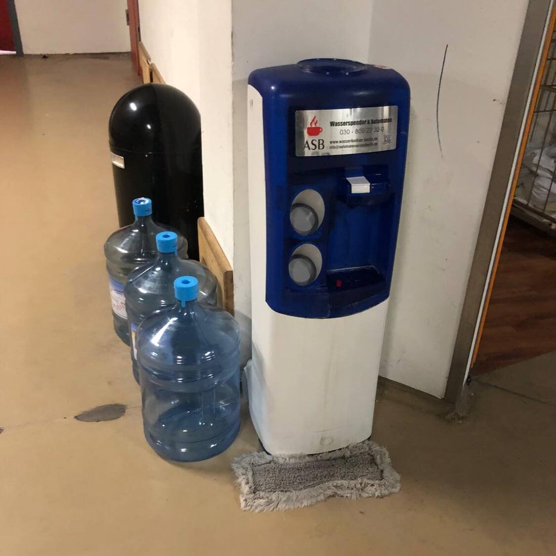 Берлин. Тегель. Лагерь беженцев.