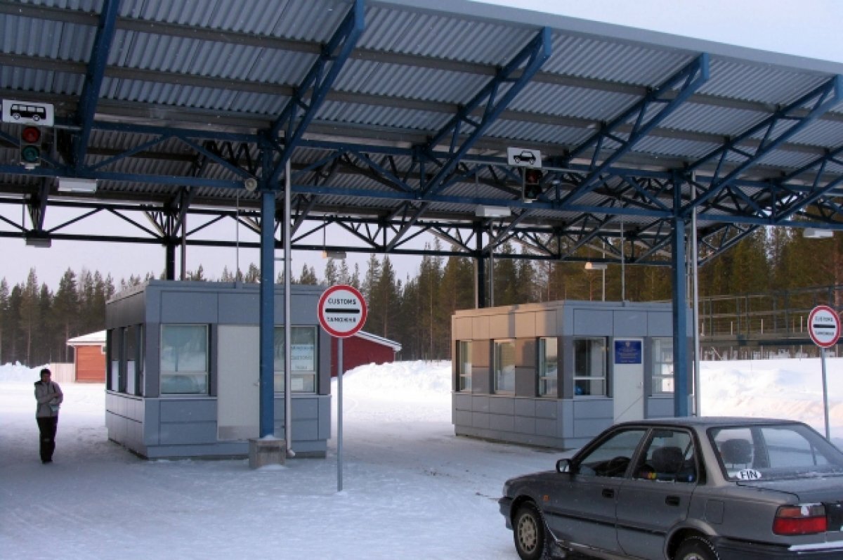    Мурманские таможенники выявили превышение лимита вывоза валюты и топлива