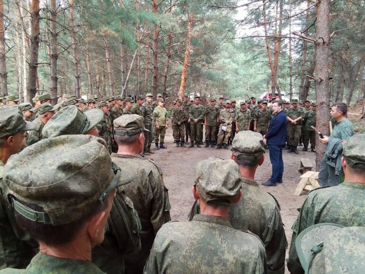    Маленькую девочку спасли от падения с 9‑го этажа в городе Каспийске Pravda-nn.ru