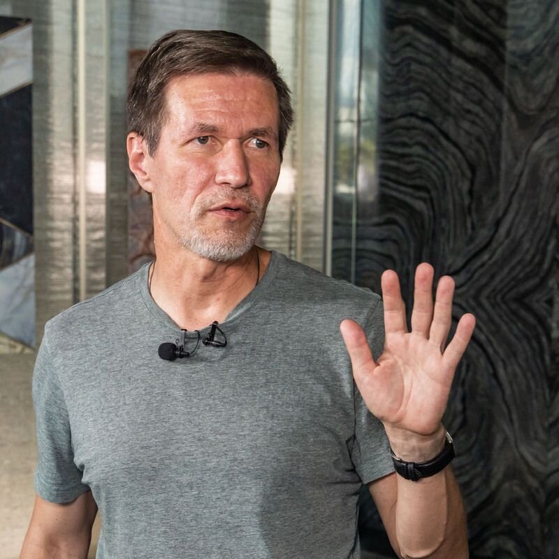 Режиссер российской версии сериала «Постучись в мою дверь» Всеволод Аравин