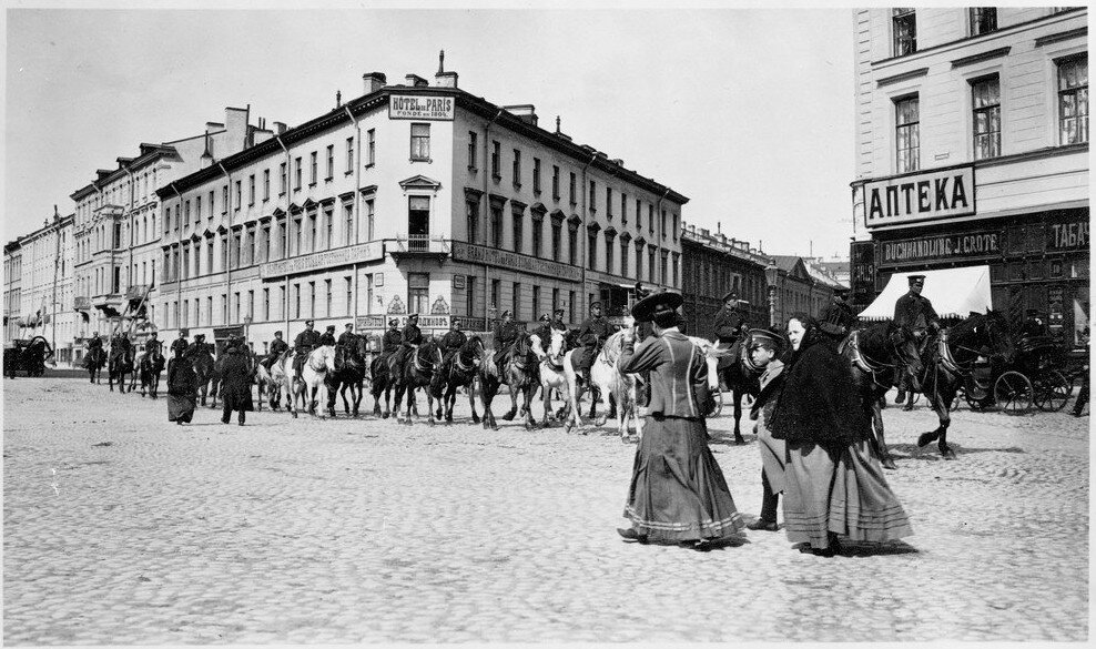 Улицы Санкт-Петербурга в конце XIX века. Изображение взято из открытого источника в Интернете.