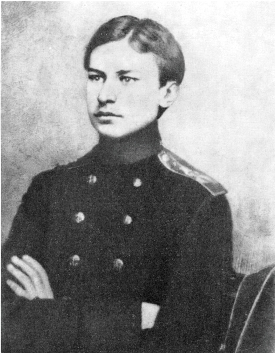 Василий Верещагин провел детство в родном Череповце. В 9 лет его отправили в Морской кадетский корпус в Санкт-Петербурге