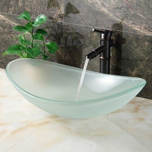 Эти раковины — настоящее наказание. Их можно мыть хоть после каждого использования. И мыть не только внутри раковины, но и под ней, т.к. брызги стекают по стенкам. Кроме того, вам придется постоянно следить за напором воды, т.к. если включите ее посильнее, то брызги будут повсюду. Маленьким детям нужно будет покупать специальный стульчик, иначе такая раковина будет для них слишком высокой или же устанавливать ее ниже.