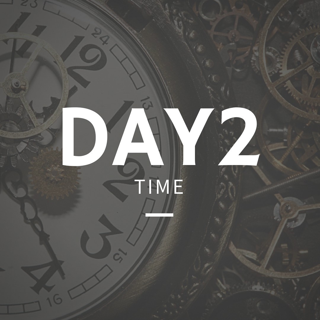 Day 2.
Был как то на даче, воспоминания по детству, проводил, когда-то здесь все лето. Чистый воздух, душа поет. Невольно такие моменты заставляют задуматься о том, как же быстро бежит наше время. Часы идут, и у всех заканчивается самый ценный ресурс в нашей жизни - время. Оно утекает как песок сквозь пальцы. То, что было вчера, уже лишь память. Поэтому не стоит зря терять времени, вот вам 5 советов, чтобы не терять время даром:

Фокусировка внимания.
Для того чтобы не тратить свою большую часть времени на что-то непонятное, необходимо сфокусировать свое внимание на действительно важных аспектах жизни.

2. Жизнь состоит из мелочей.

Наша жизнь состоит из мелочей, уделяйте им внимание. Вместо сигареты с чашкой кофе займитесь чем-нибудь полезным – например, сделайте или проверьте записи в ежедневнике.

3. Наводим порядок

Много времени отнимают поиски нужной вещи: мы все знаем, где ее взять, но почему-то забываем ее положить туда, где ищем, после того как ею воспользовались. В ходе поисков отвлекаемся на заинтересовавшие нас посторонние дела, потом спохватываемся, что между прочим прошло уже едва ли не полдня. В итоге поиски забирают у нас больше времени, чем наведение порядка. Привычка вовремя избавляться от хлама экономит время.

4. Настраиваем свое настроение

Говорят, как день начнешь, так его и проведешь. Встали утром с мыслями, что «все плохо», делать ничего не хочется, так себя на весь день и запрограммировали. А потом удивляемся, что день прошел впустую! Настроение требует настраивания: вот и не накручиваем себя, а думаем о бонусах, которые ждут нас впереди в награду за успешный день. Говорим себе: «Хорошего дня! – и за дело.

5. Ну, а как же французы?

Интересный способ экономии времени предложили французы. Известно, что наш мозг работает активнее всего до полудня. Самые неприятные и сложные дела выполняйте с утра. Во-первых, вы сможете сделать это с максимальной отдачей. Во-вторых, оставшееся время с чистой совестью потратите на более приятные и легкие пункты плана.

Дело не в том, чтобы в жизни было больше дней, а в том, чтобы в днях было больше жизни.  М. Ю. Лермонтов