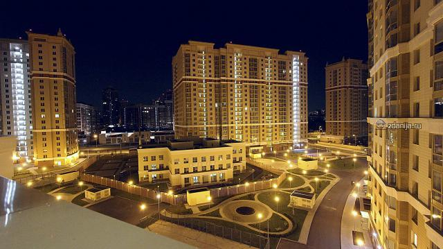Здание школы в ЖК «Мосфильмовский», источник: zdanija.ru  