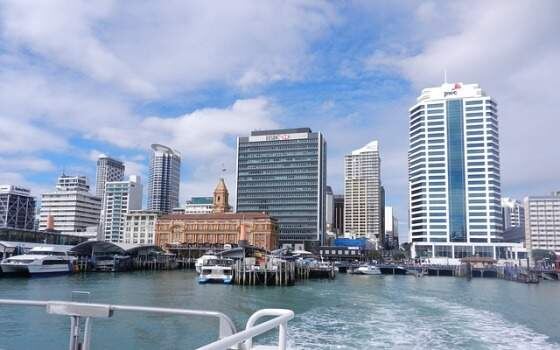 Окленд – 75%.