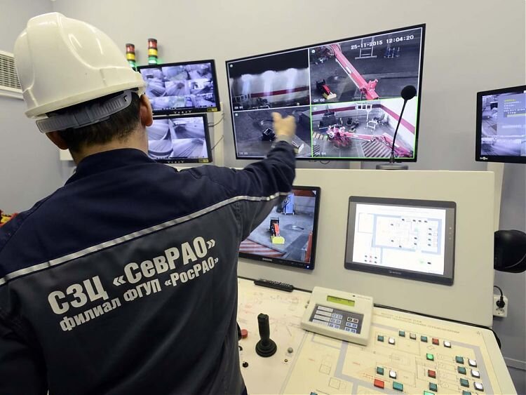 Фото: Лев ФедосеевНа береговой базе ФГУП «СевРАО» в Сайда-Губе.