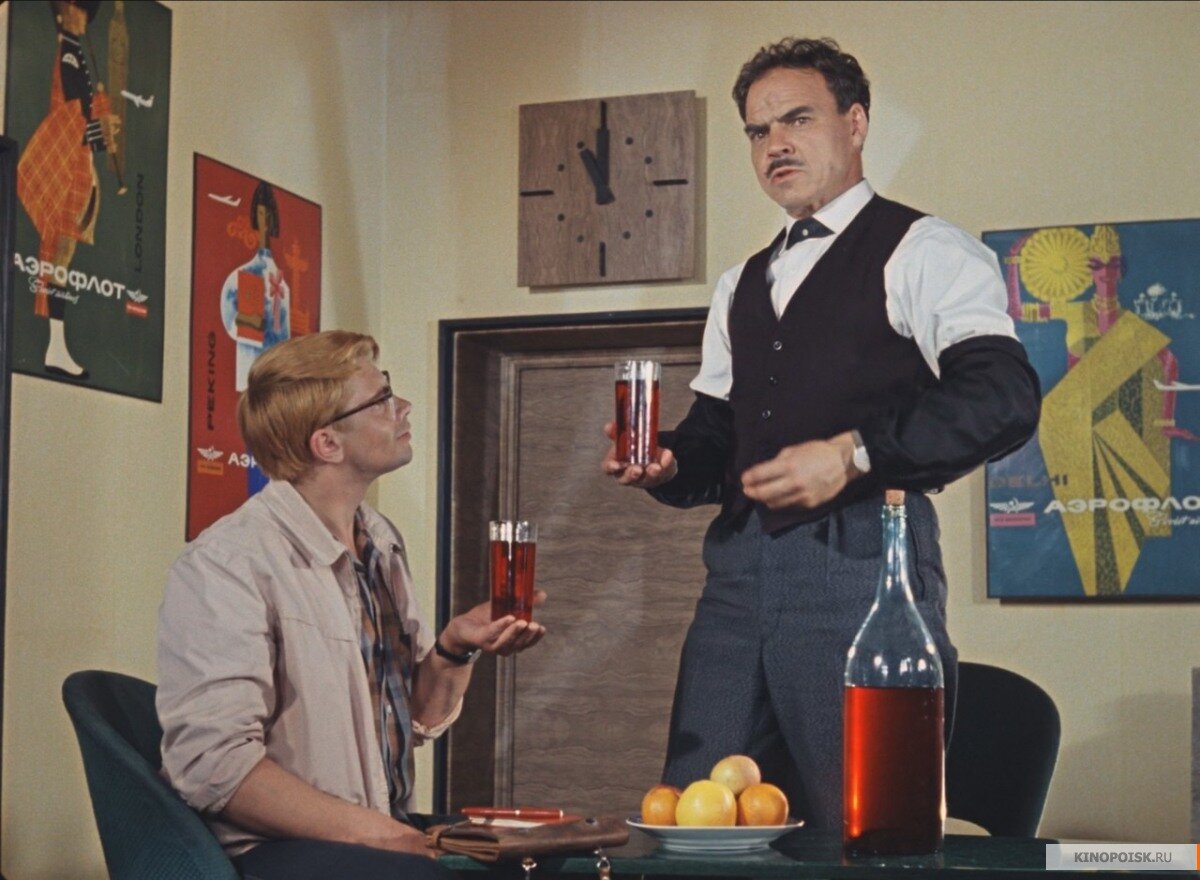 Каждое мероприятие будь то каким либо праздником или обычной посиделкой с друзьями, не обходится без тостов. Чтоб немножко выделиться за столом и поднять настроение гостям,  мы собрали несколько коротких, оригинальных и смешных тостов!