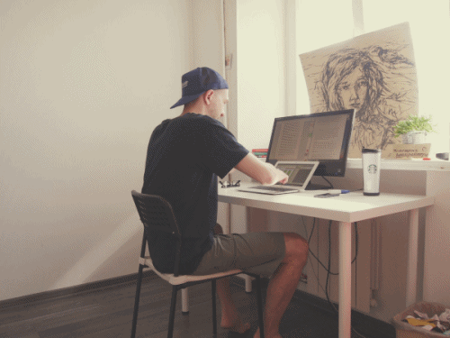 В свободное время всегда любил делать гифки. Главные составляющие — куча картинок и радость от процесса