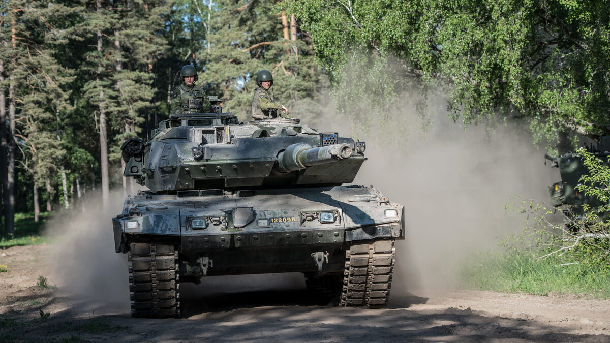 Танк Stridsvagn 122 (Leopard 2A5) картинка с сайта https://www.forsvarsmakten.se
