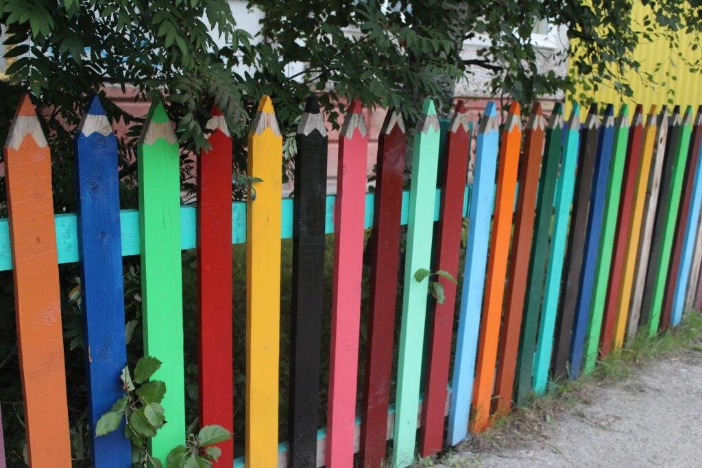 Как покрасить деревянный забор | Поделки для дачи и дома | Дзен