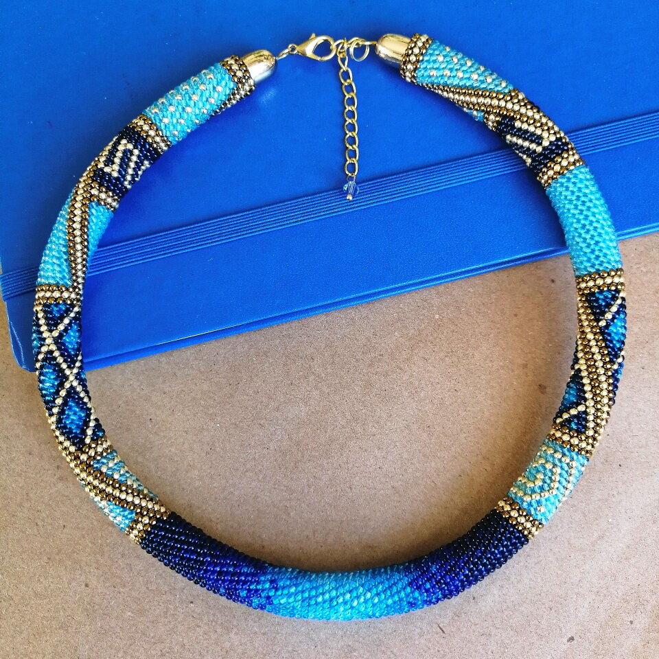 Автор украшения Полина Юлдашева